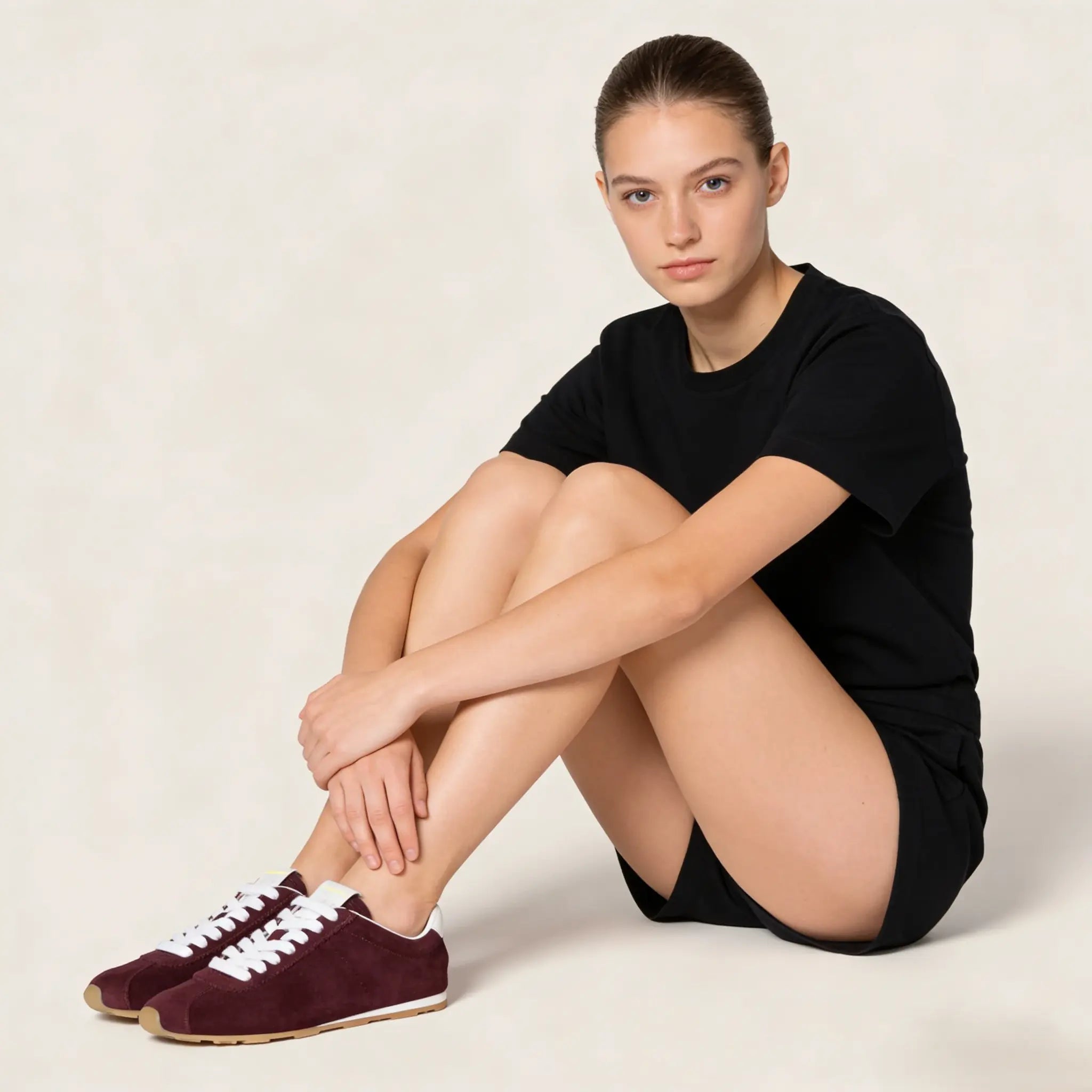 Plume Suede Sneakers - Retro Low-Top Gilded Cadence